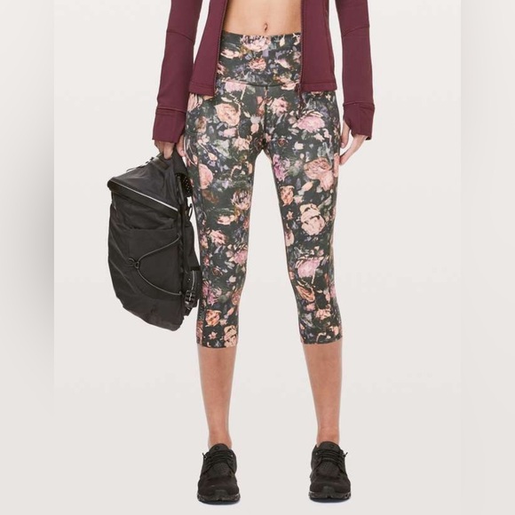 Lululemon Fast & Free Crop II *Nulux 19" Size 6 Frosted Rose Multi - Picture 2 of 10